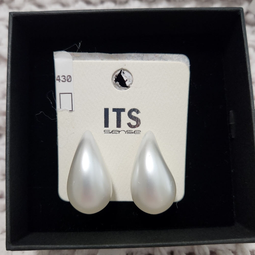Pearl Drop Earrings